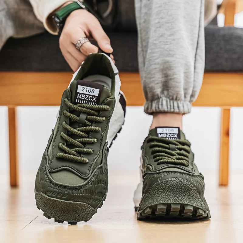 Tênis Casual Masculino com Detalhes em Patchwork