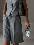 Conjunto Feminino Sofisticado | Colete de Botões e Bermuda de Linho