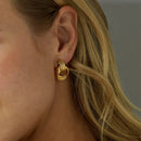 Brincos Geométricos com Acabamento Elegante