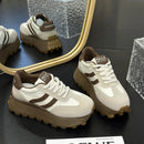 Tênis Feminino em Tons de Marrom