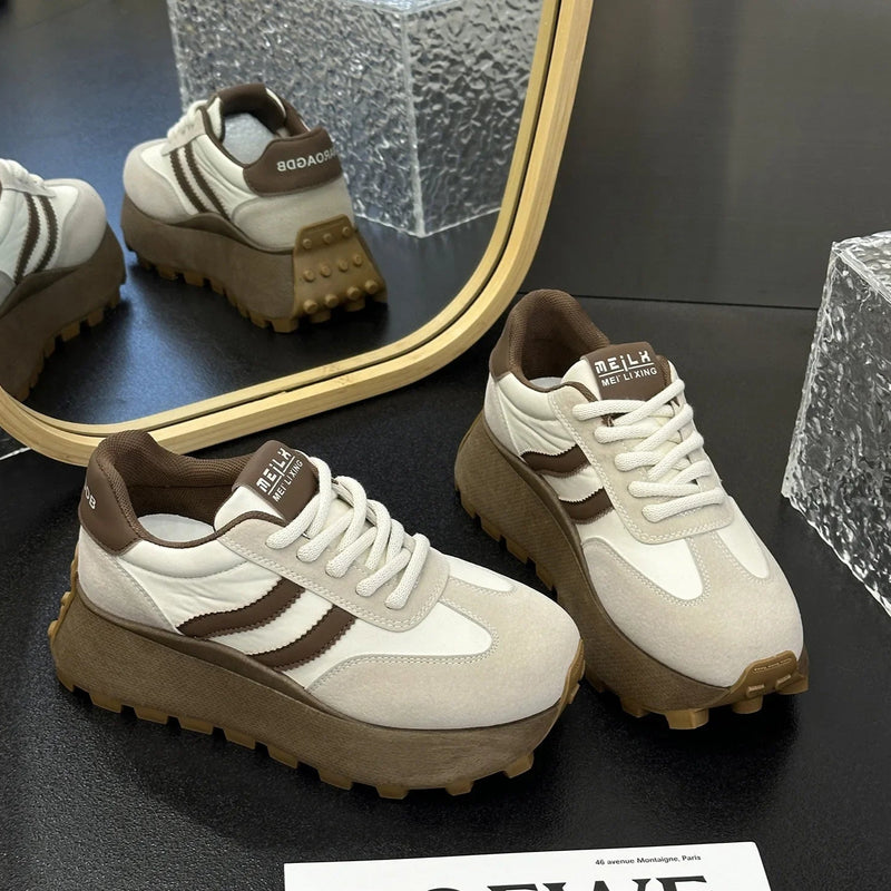 Tênis Feminino em Tons de Marrom