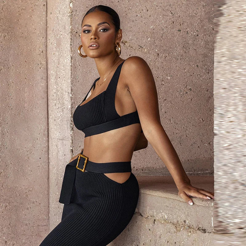 Conjunto Blusa com Decote Quadrado e Saia de Cintura Alta