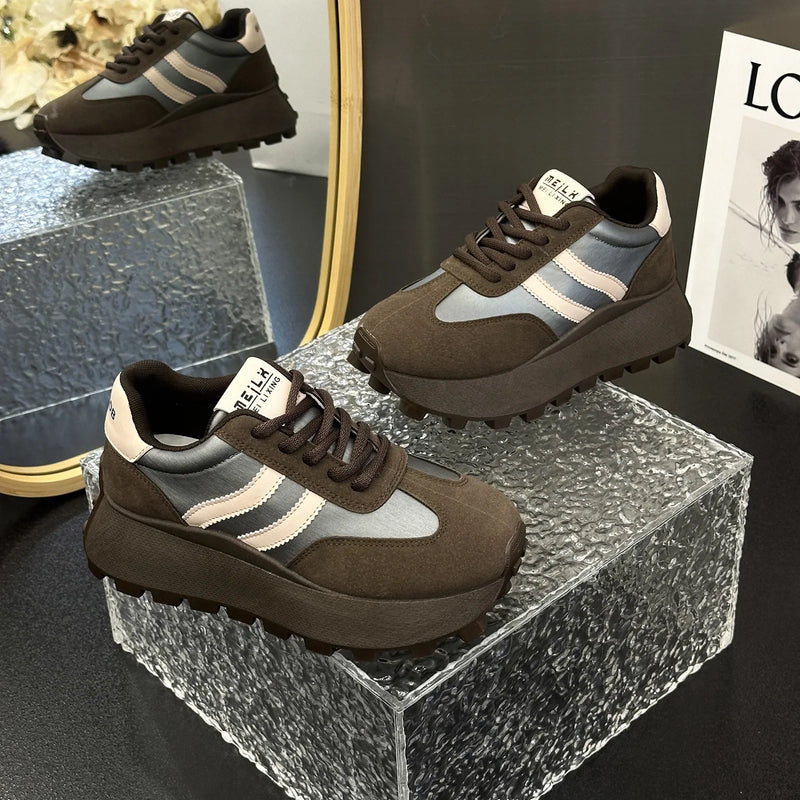 Tênis Feminino em Tons de Marrom