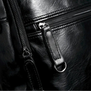 Mochila de Couro PU com Compartimentos Diversos