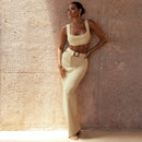 Conjunto Blusa com Decote Quadrado e Saia de Cintura Alta