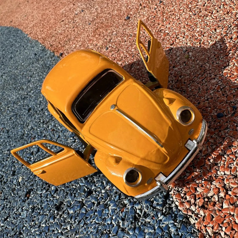 Fusca de Brinquedo com Design Realista