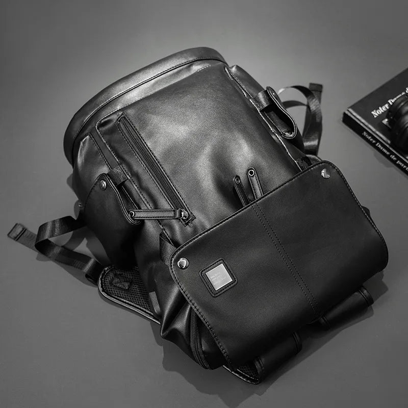 Mochila de Couro PU com Carregamento USB