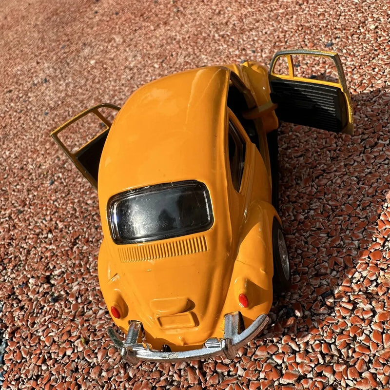 Fusca de Brinquedo com Design Realista