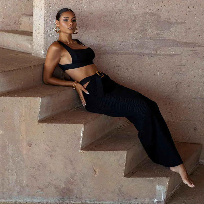 Conjunto Blusa com Decote Quadrado e Saia de Cintura Alta