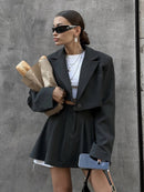 Conjunto Blazer Curto e Mini Saia Plissada