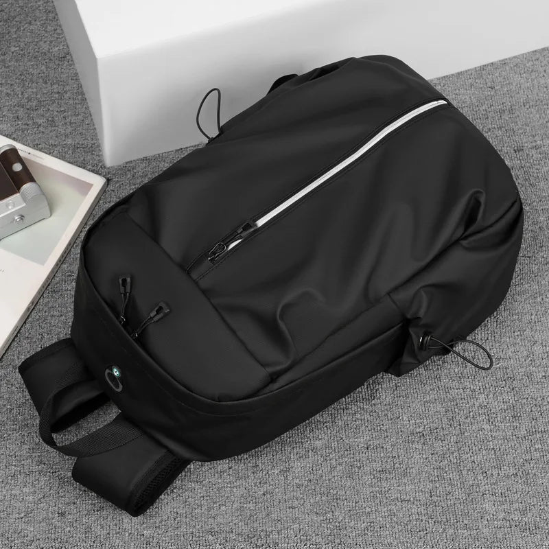 Mochila com Estrutura Externa e Design Funcional