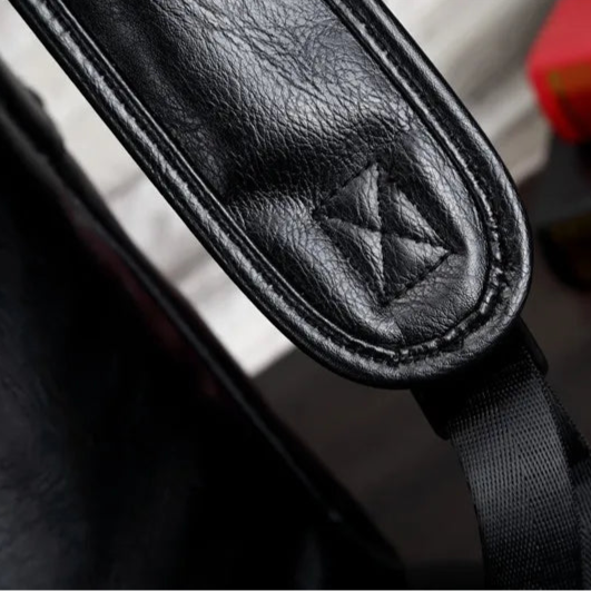 Mochila de Couro PU com Compartimentos Diversos