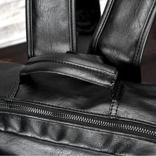 Mochila de Couro PU com Compartimentos Diversos