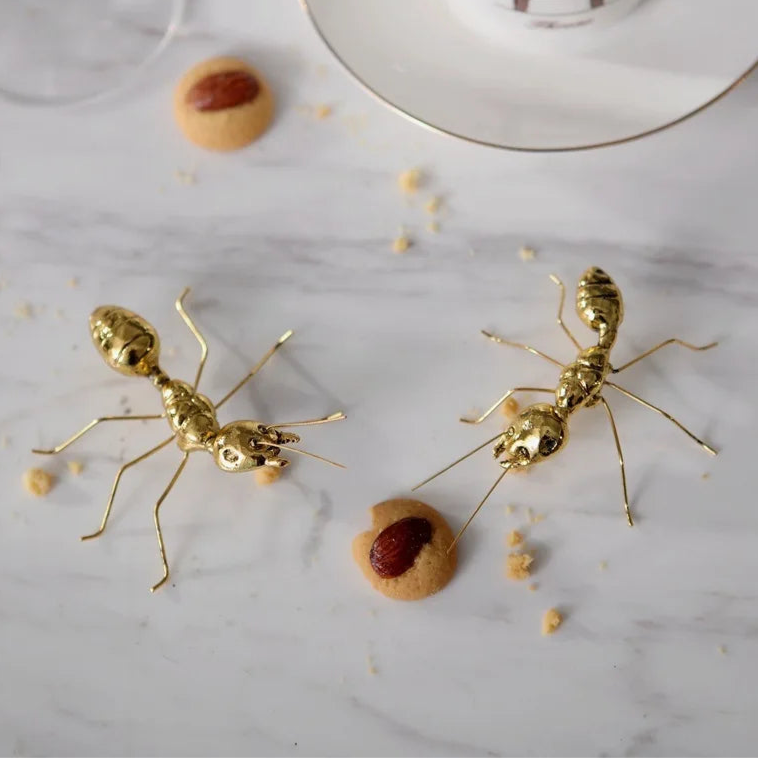 Estatuetas de Borboleta e Formigas em Miniatura