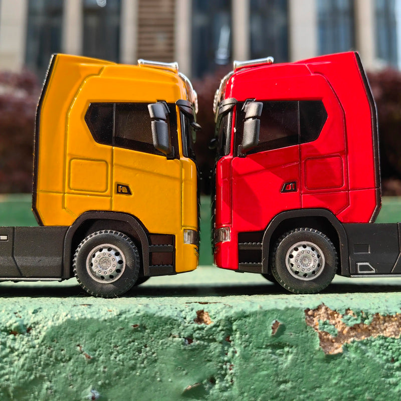 Caminhão de Brinquedo com Som, Luz e Movimento "Pull Back"