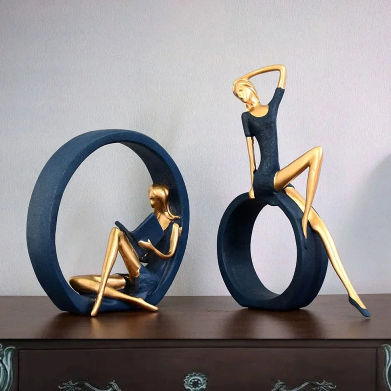 Escultura Decorativa de Mulher em Resina