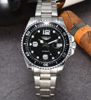 Relógio Masculino com Design Elegante e Detalhes Modernos